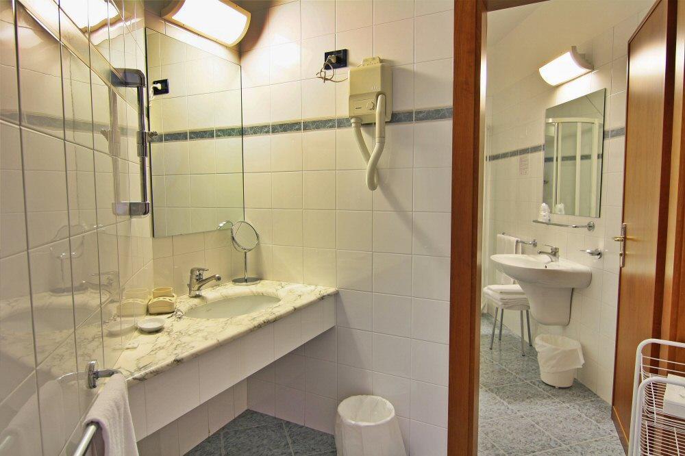 Hotel Meripol アルバ・アドリアティカ エクステリア 写真